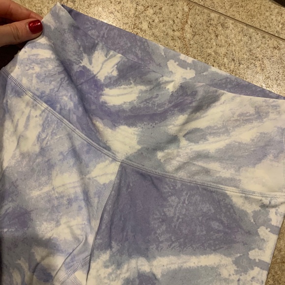 Blue and white tie dye workout set - Picture 5 of 5